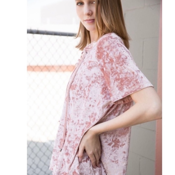 New! POL Dusty Rose Crushed Soft Velvet Tie Lace Up Front, Hi Lo Hem Top - Picture 5 of 8